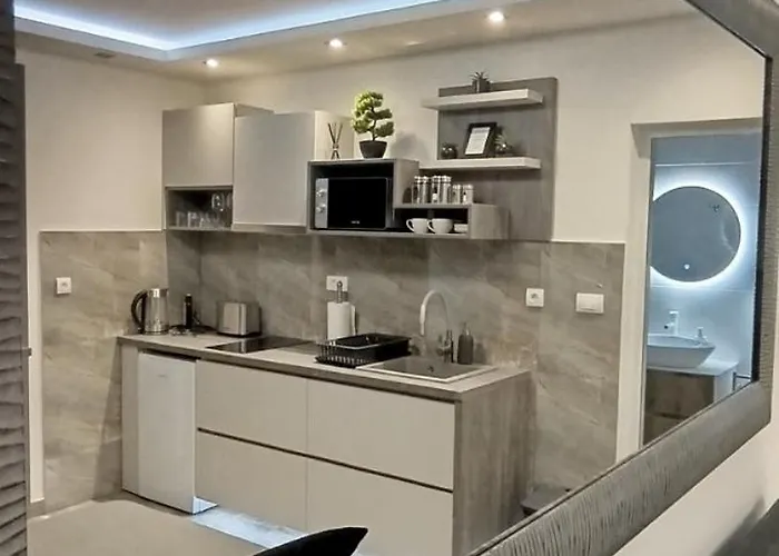 Isidora Apartament *